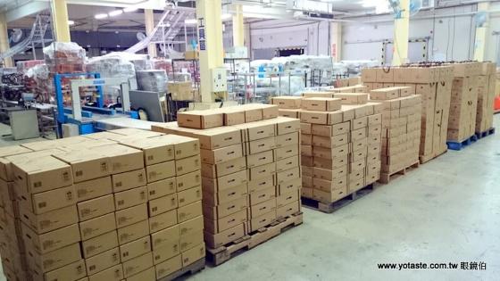 專業製造最高級中秋禮盒的眼鏡伯文旦禮盒生產線,可以為企業客製化秋節禮盒,也可以整合進口日本水梨